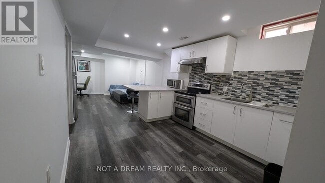 Photo - 95 Medland Ave