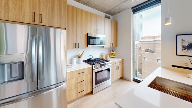 Photo - 1619 S Michigan Ave