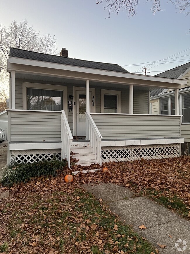 Building Photo - 304 S Foster Ave Rental