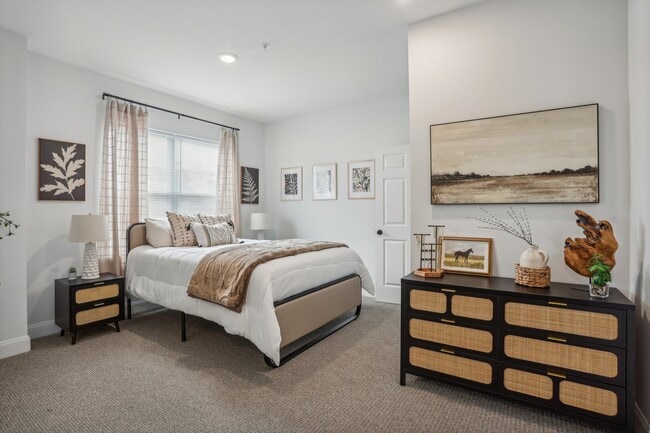 Willow Grove Apartments Bedroom - 551 North