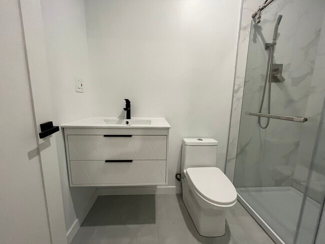 Photo - 6914 McLaren Ave