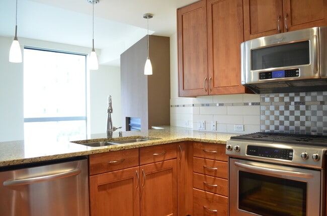 Bellevue Condo with Timeless Charm - Bellevue Condo with Timeless Charm