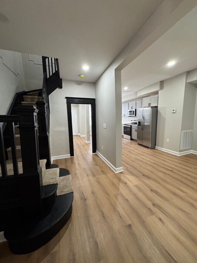 Photo - 2216 Whittier Ave House