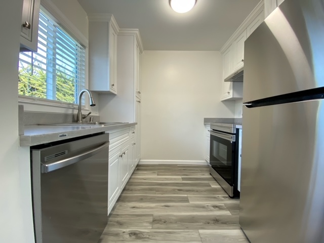 1bedroom kitchen - Mar Vista Drive Apartments