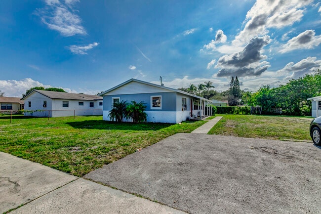 Building Photo - 451 Silver Beach Rd Rental