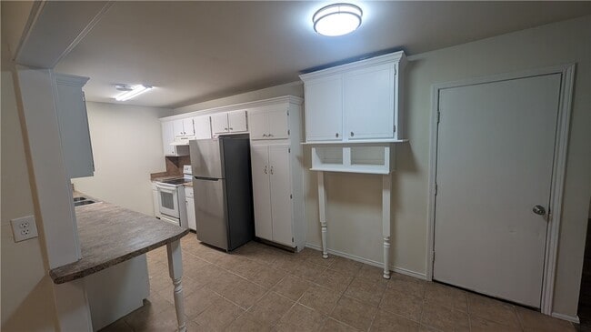 Photo - 100 Eames Ave