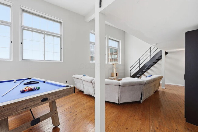 Building Photo - Industrial NYC-Style Loft | Battleship Building | 3 Parking Spots Included Unit Apt 301