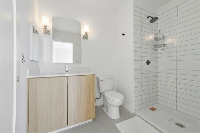 Photo - 1066 Commonwealth Ave Unidad 502