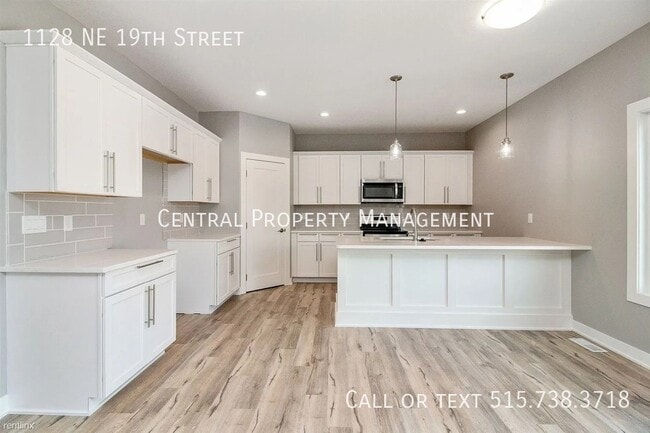 Photo - 1128 NE 19th St