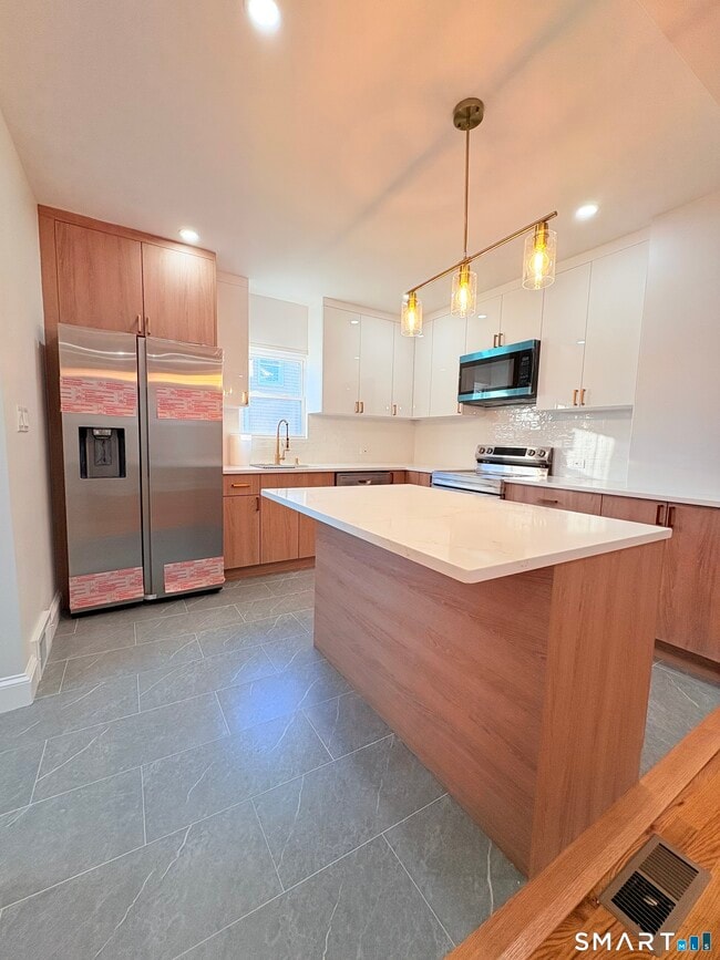 Photo - 172 Swanson Ave