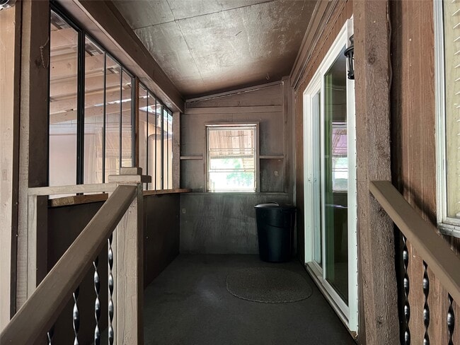 Photo - 39 Whippoorwill Ln