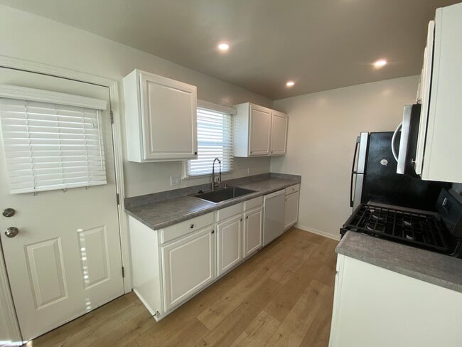 Photo - 14320 Condon Ave