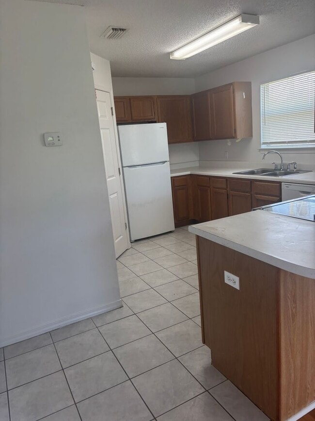 Photo - 565 Florosa Ct