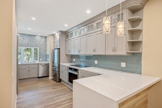 Photo - 5530 Spanish Oak Ln