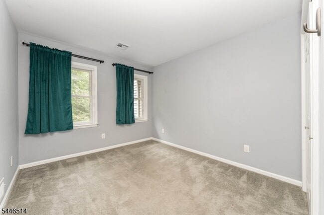 40 Loantaka Way Unit F