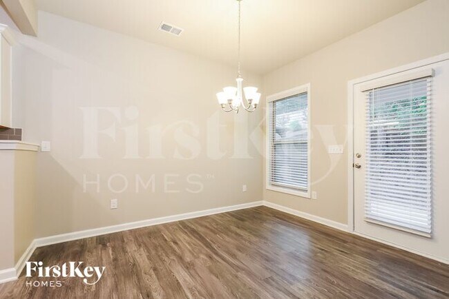 Photo - 3628 Moon Crest Dr