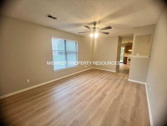 Photo - Freshly Updated 2 Bedroom Apartment