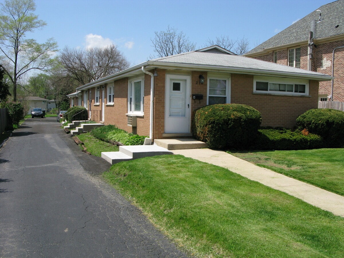 Photo - 214 S Westmore-Meyers Rd Townhome