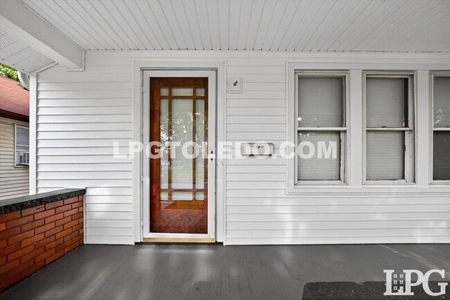 Photo - 4140 Caroline Ave