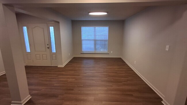 Photo - 2616 Slate Dr SW