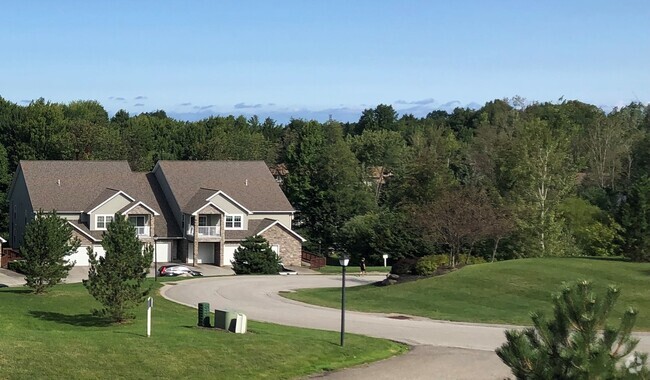 Building Photo - Shadow Pines Rental