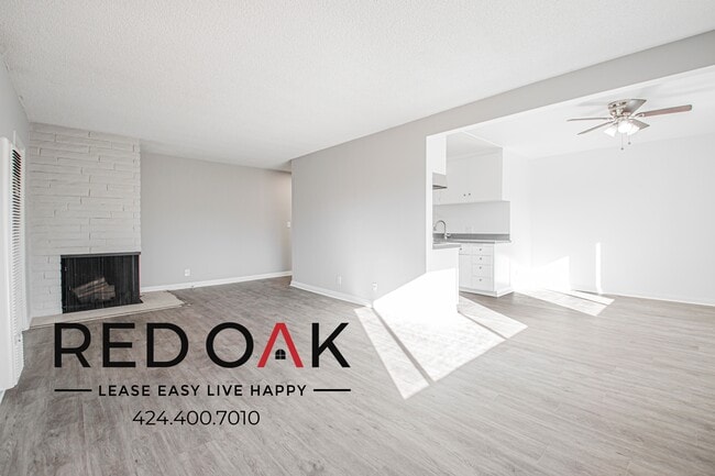 Building Photo - 12737 Moorpark St Unit 10