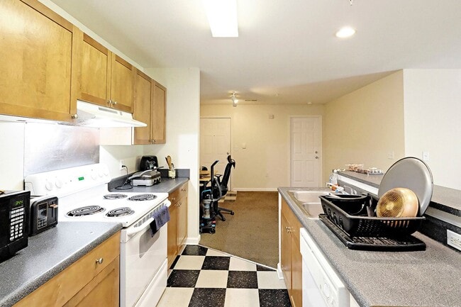 Photo - Student-Friendly Rental in Eagles Landing - Utilities Included Unit Yellowstone Dr 120 #301B