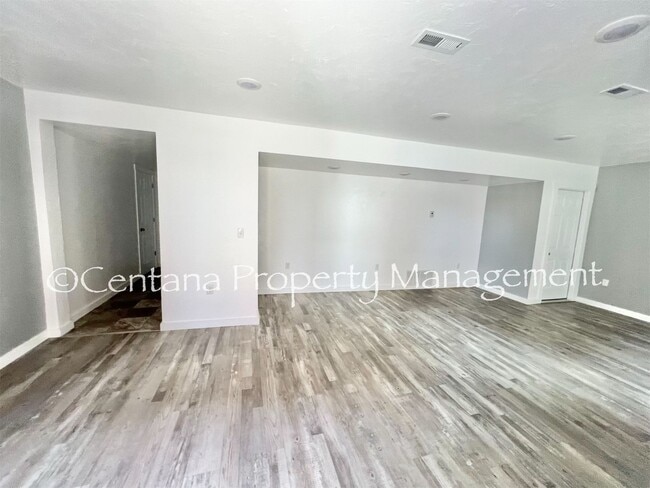 317-321 N. Washington - 317-321 N. Washington Apartment Unit 317
