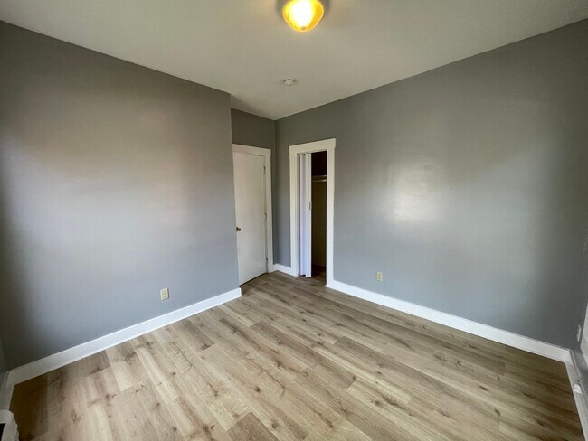 Photo - 327 Greenwich Ave Unidad 2