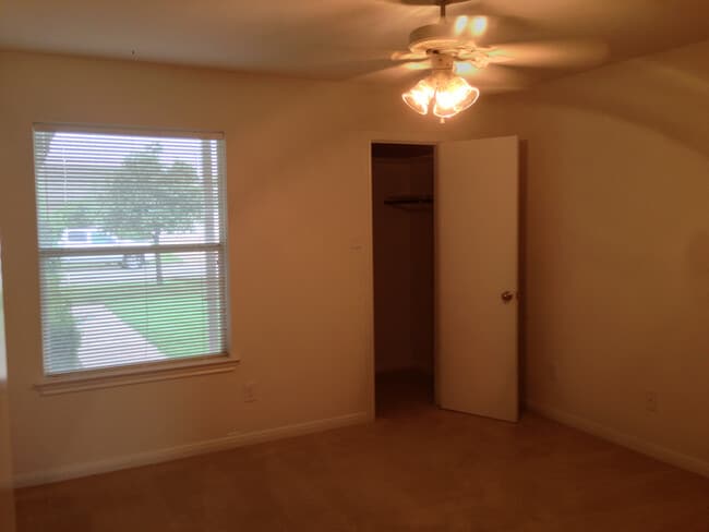 Photo - 3BR / 2BA Duplex in Hewitt, Texas | Midway ISD *Leasing Special Available*