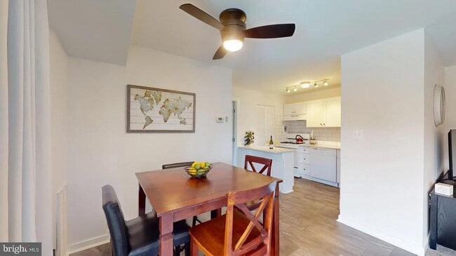 Photo - 7364 Lee Hwy Unidad 203