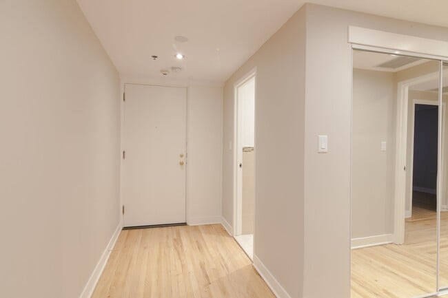 Photo - 3435 Rue Drummond Unité 24