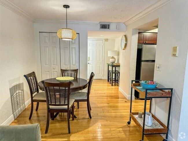 Building Photo - 4525 Poinciana St Unit 8 Rental