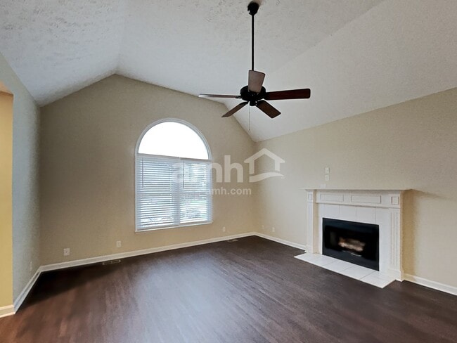 Photo - 828 Templeton Ln