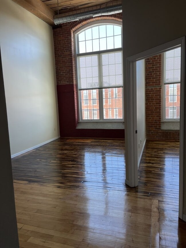 Photo - Victoria Riverside Lofts