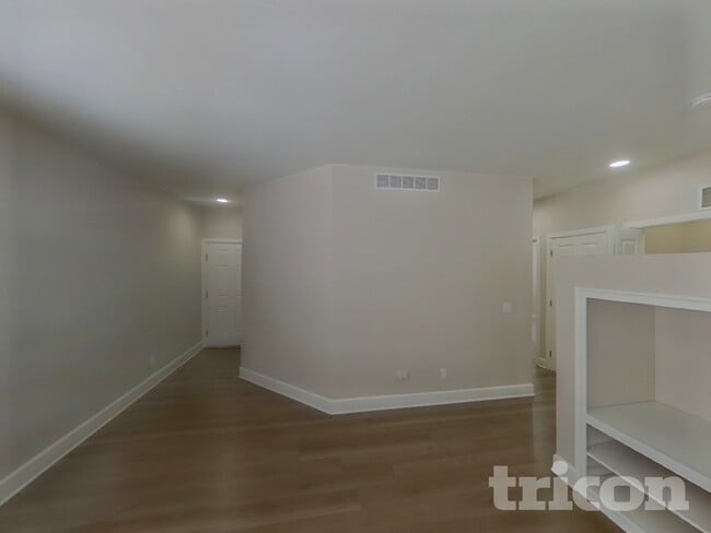 Photo - 2290 St Claire Dr