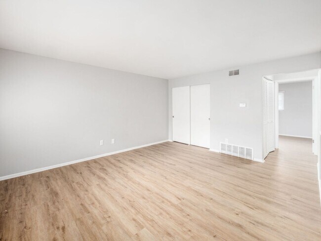 593 Riverview Dr Unidad K