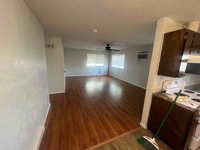 Photo - 618 Berkshire St