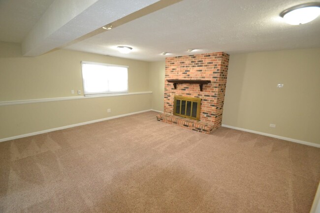 952 Dearborn Cir Rental - House Rental in Carol Stream, IL | ForRent.com