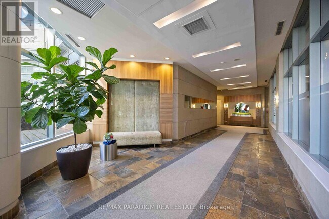 Photo - 230 Queens Quay W Unit 2515