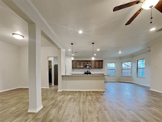 Photo - 3638 Lydia St