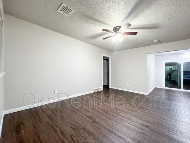 Photo - 106 Thompson Dr