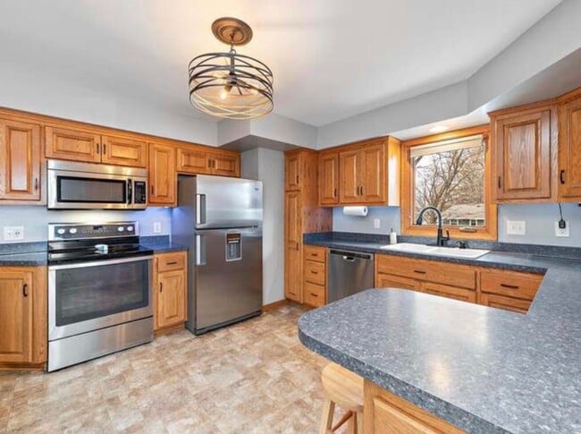 Photo - Lovely 4 Bedroom - Lee Park Neighborhood