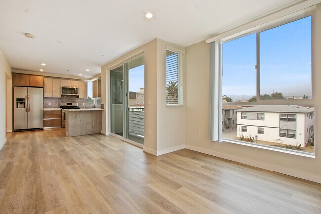 Photo - 8532 Cashio St Unidad 202