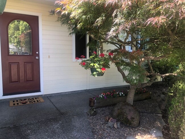 Well Maintained 3 bedroom, 2 bath house in... - Well Maintained 3 bedroom, 2 bath house in...