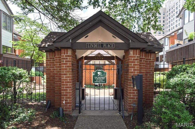 Photo - 4444 Lindell Blvd