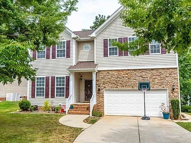 Photo - Stunning 3BD, 2.5BA Raleigh Home in the Prestigious Eagle Ridge Golf Community with Premier Ameni...