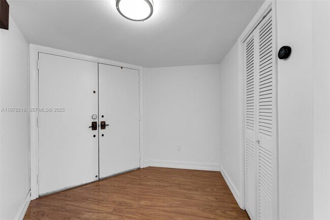 Photo - 13951 Kendale Lakes Cir Unit 307A