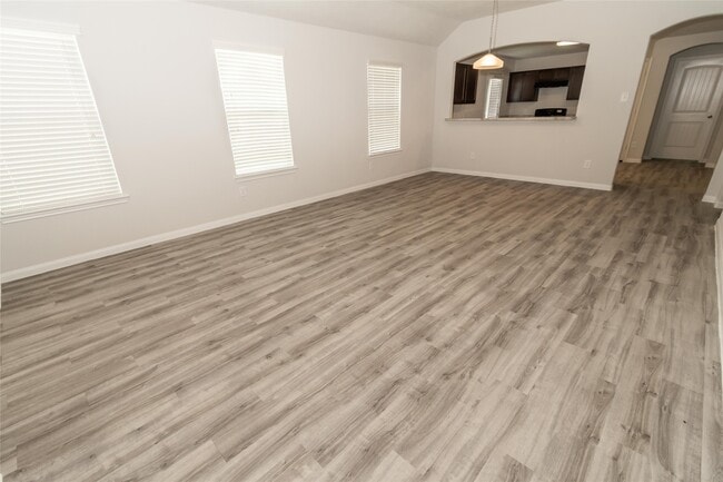 Photo - 3107 Right Way