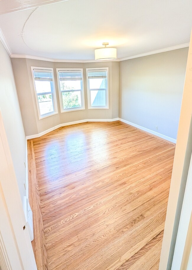 Photo - 847 28th Ave